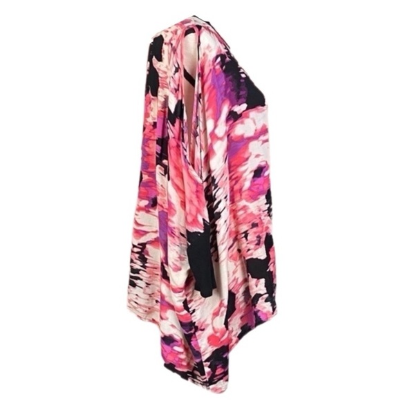 JUICY COUTURE oversized, abstract floral, cold shoulder blouse. Size Medium. EUC - Picture 3 of 9